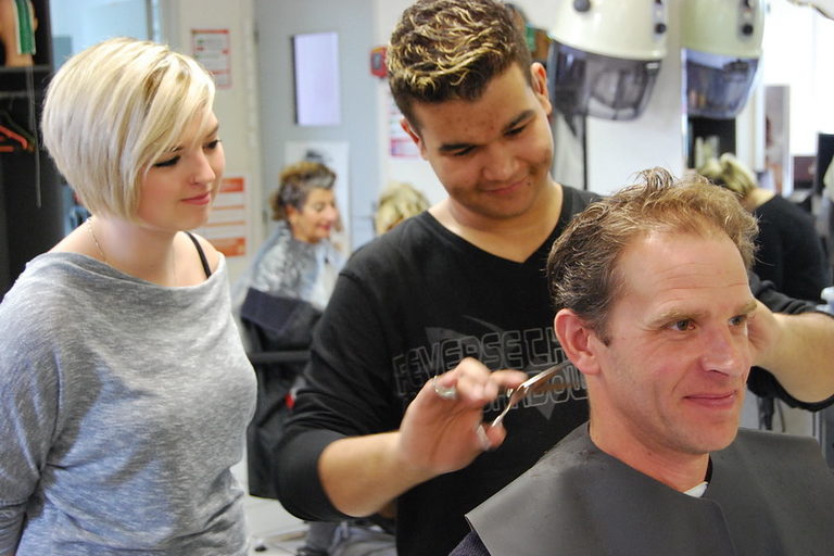 5. - 10. Oktober 2015Lehrlingsaustausch der Friseure und KonditorenCFA Bourgesgefördert durch das Deutsch-Französische JugendwerkFotos: Karl-Heinz Schwall