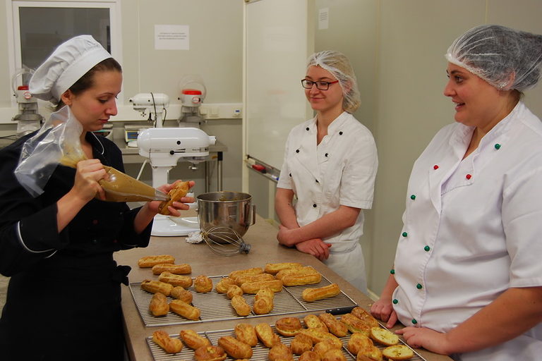 5. - 10. Oktober 2015Lehrlingsaustausch der Friseure und KonditorenCFA Bourgesgefördert durch das Deutsch-Französische JugendwerkFotos: Karl-Heinz Schwall