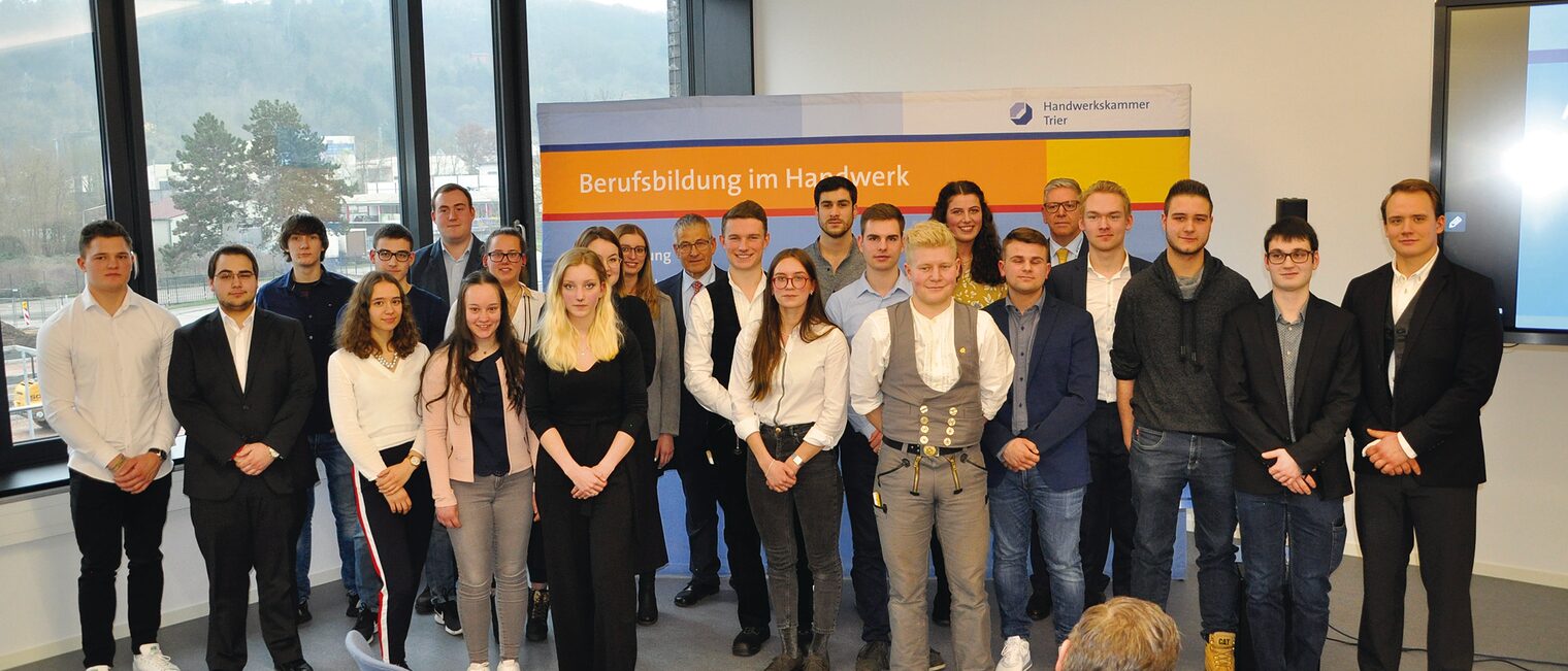 Die besten Gesellinnen und Gesellen 2019 bei der Abschlussfeier Die besten Gesellinnen und Gesellen 2019 bei der Abschlussfeier