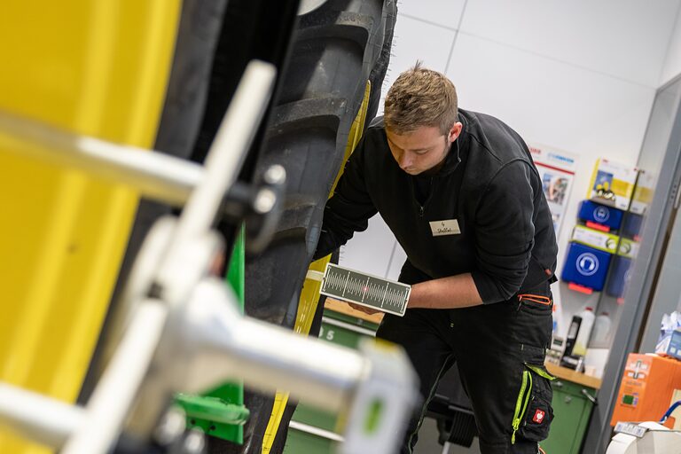 2. Landessieger Felix Stoffel, Land- und Baumaschinenmechatroniker, Landmaschinen Breit