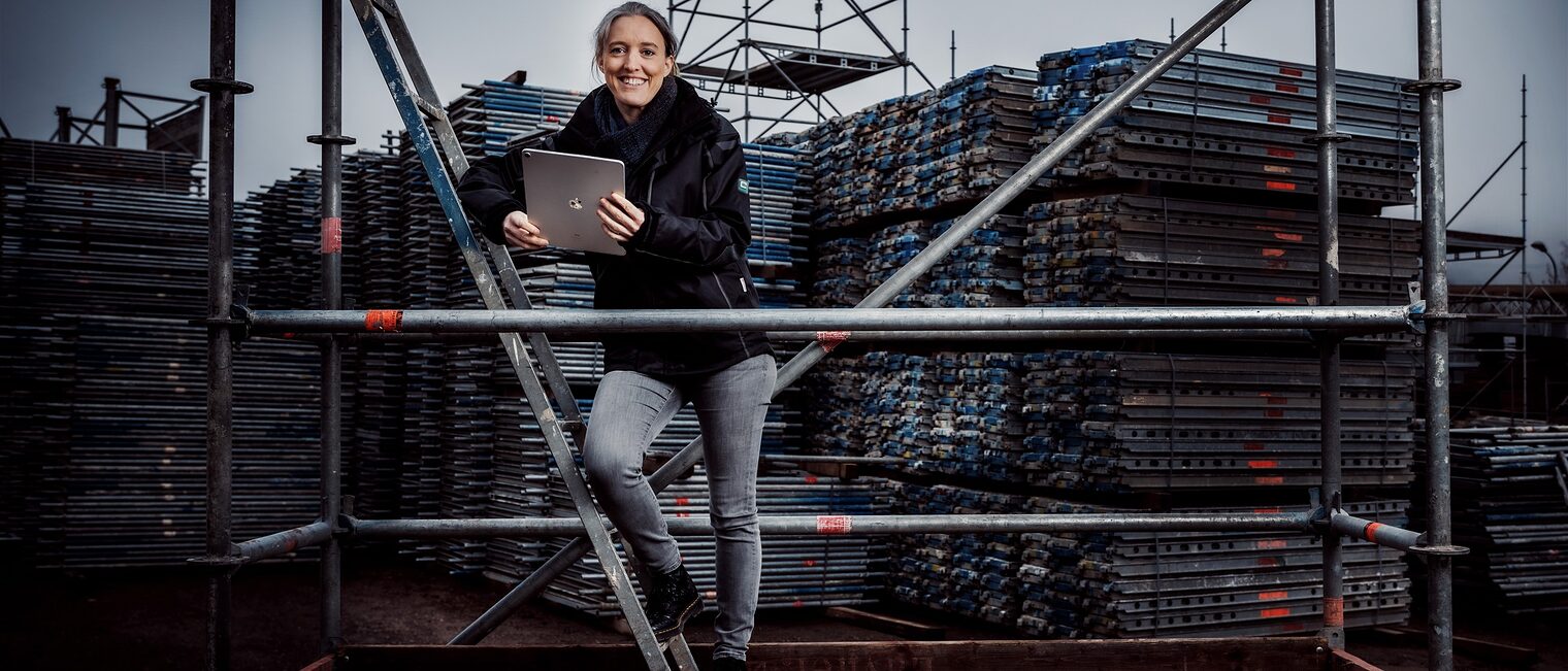 Die Digitalisierung ist im Gerüstbau längst angekommen. Aber geht noch mehr – davon ist Jeanette Spanier überzeugt. Die Digitalisierung ist im Gerüstbau längst angekommen. Aber geht noch mehr – davon ist Jeanette Spanier überzeugt.