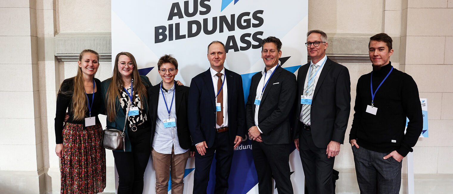 Von links nach rechts: Vivianne Hübner, Lena Kimmlinger, Anna Sender, Enrico Schütze (BBS), Marcus Hübner, Jens Wagner, Matteo Hübner Von links nach rechts: Vivianne Hübner, Lena Kimmlinger, Anna Sender, Enrico Schütze (BBS), Marcus Hübner, Jens Wagner, Matteo Hübner